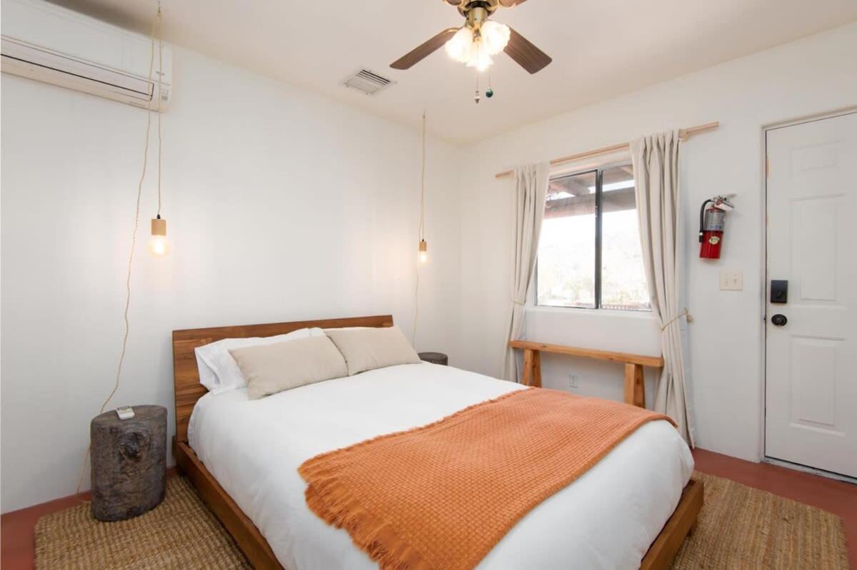 Renovated Lodge - Room 1 With Pool Access Joshua Tree Exterior photo